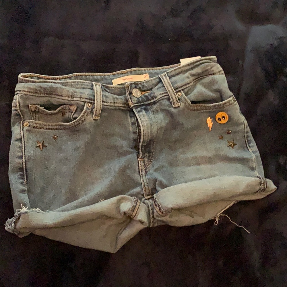 Shorts with cute pins